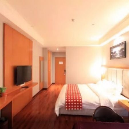 Hotel Ibis Chongqing Airport Esterno foto