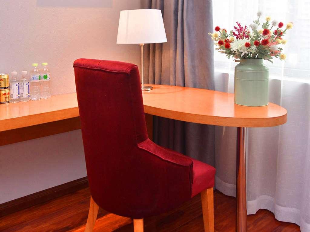 Hotel Ibis Chongqing Airport Esterno foto
