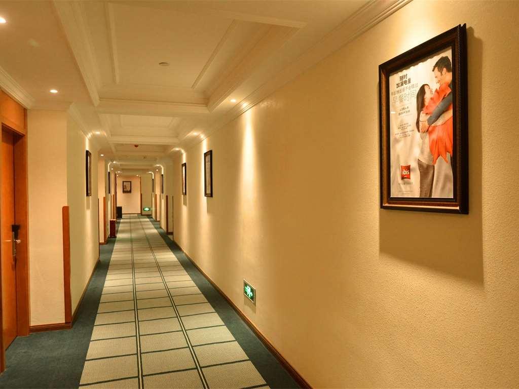Hotel Ibis Chongqing Airport Esterno foto