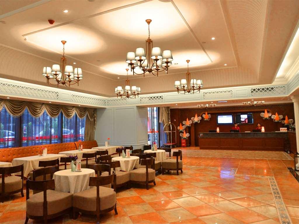 Hotel Ibis Chongqing Airport Esterno foto